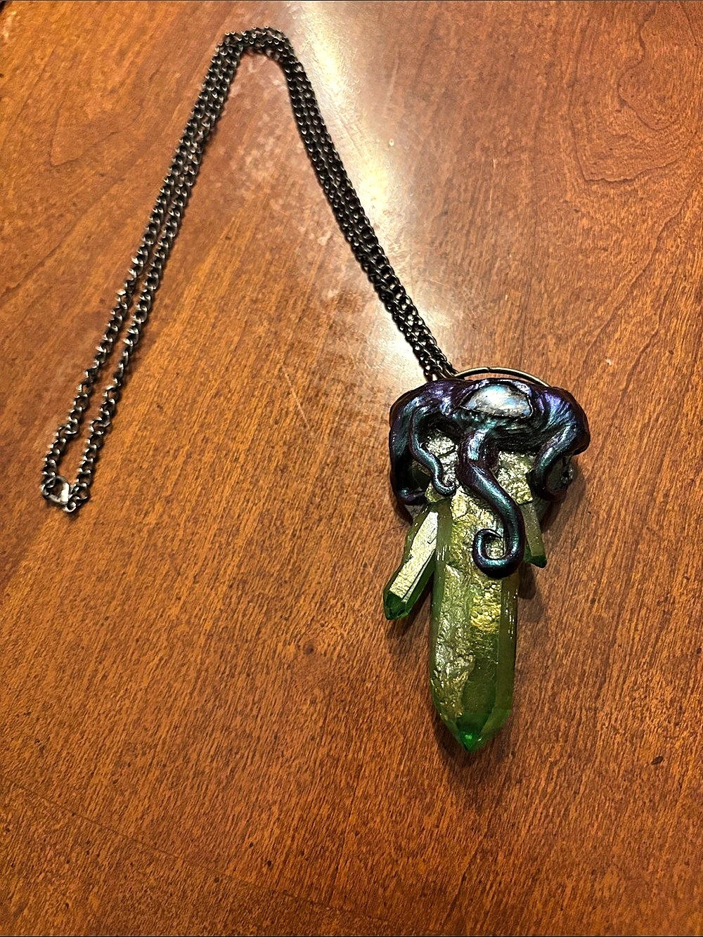 Green & Purple Pendant Necklace Like New